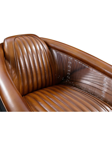 Détail assise confortable fauteuil club aviateur en cuir vintage