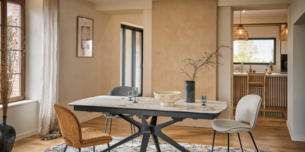 Pourquoi choisir une table extensible en céramique pour votre salle à manger et votre terrasse ?