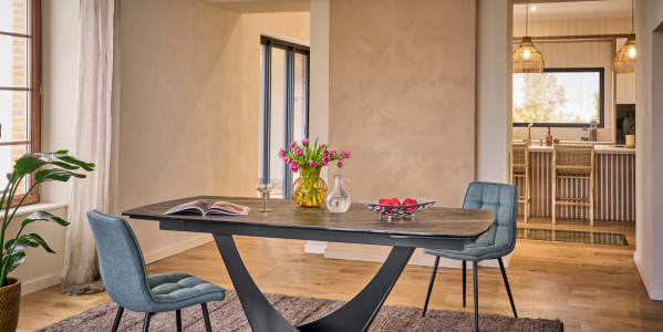 Chaises en tissu à La Baule : confort et élégance pour votre intérieur