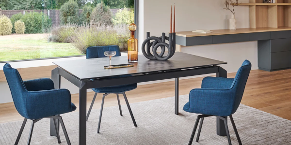 Extendable ceramic table: elegance and practicality